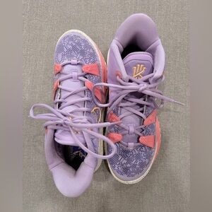 Nike‎ Kyrie 7 “Daughters” Basketball Shoes – Women’s 8 – Purple/Pink